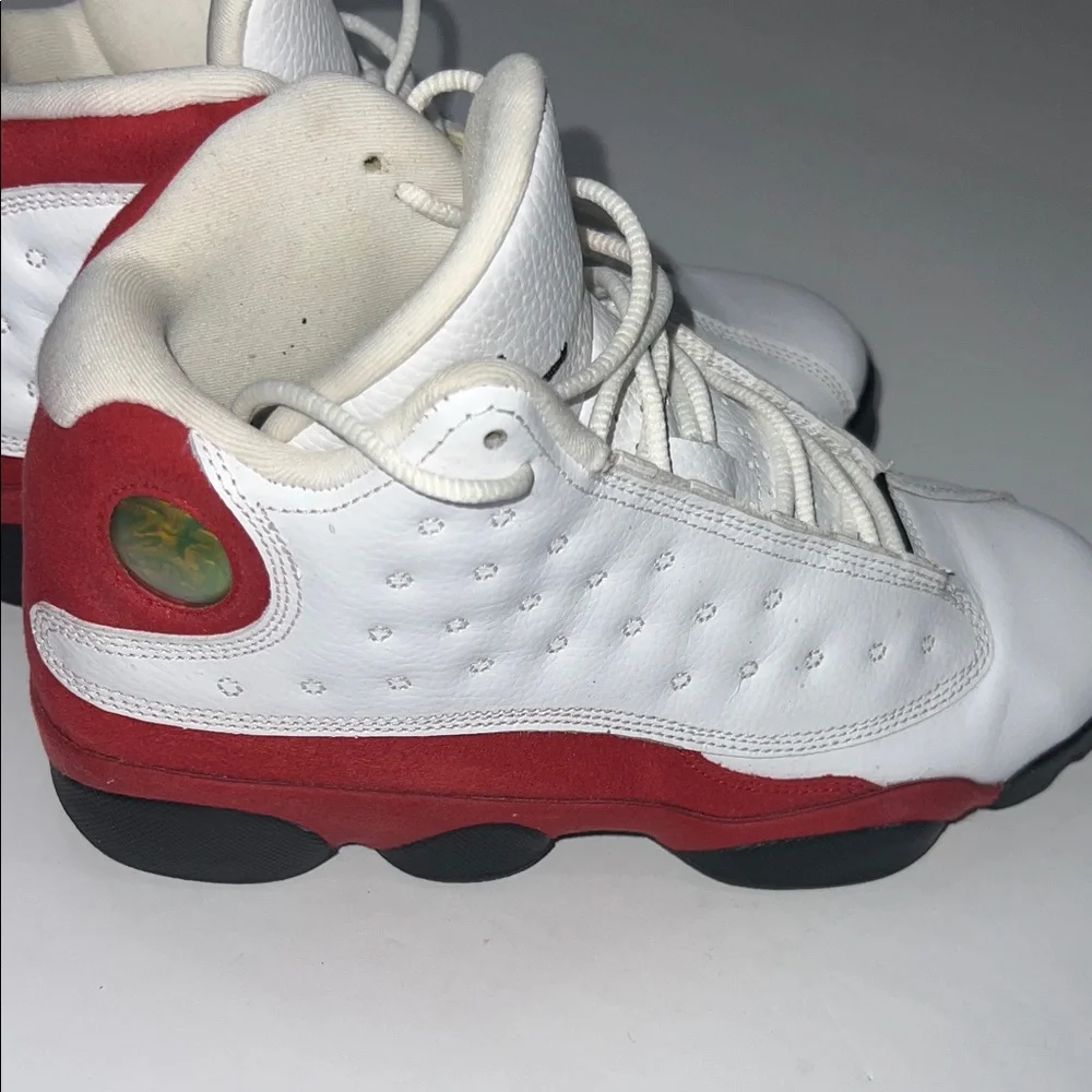 Kids size 6.5Y Jordan 13 Retro Chicago Cherry & White - Picture 11 of 11